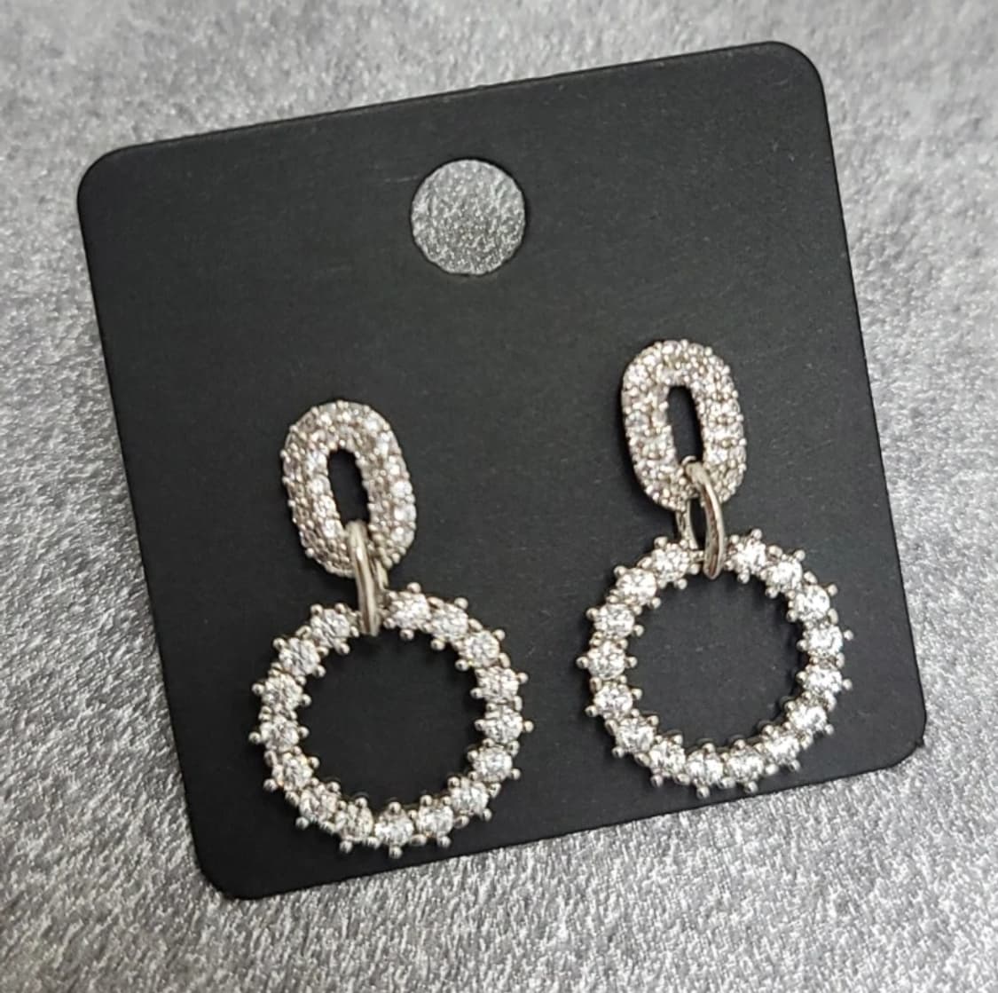 pave setting earrings  상품이미지2