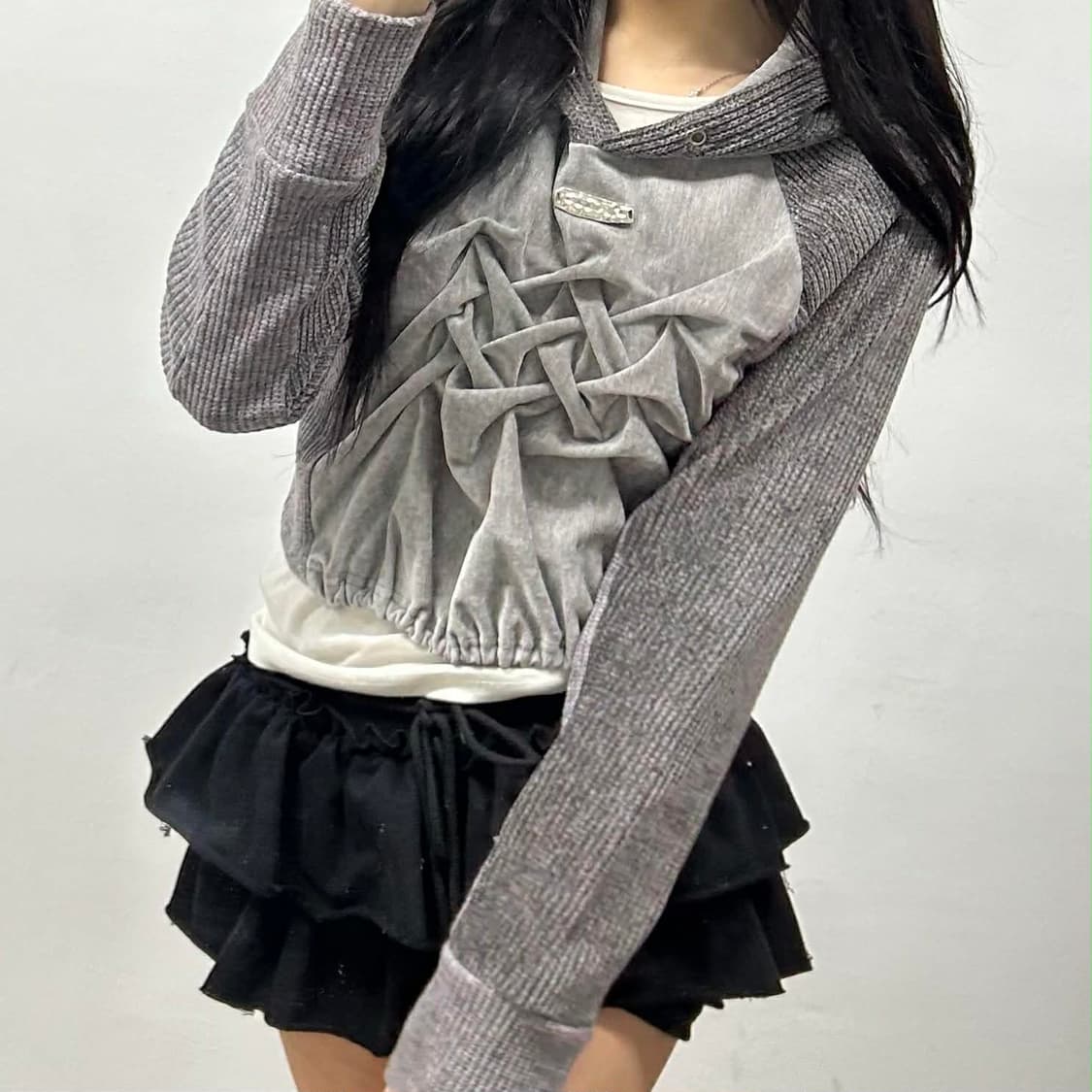 앤더슨벨 벨벳 링클 타이트 크롭 후드티(L) 상품이미지3