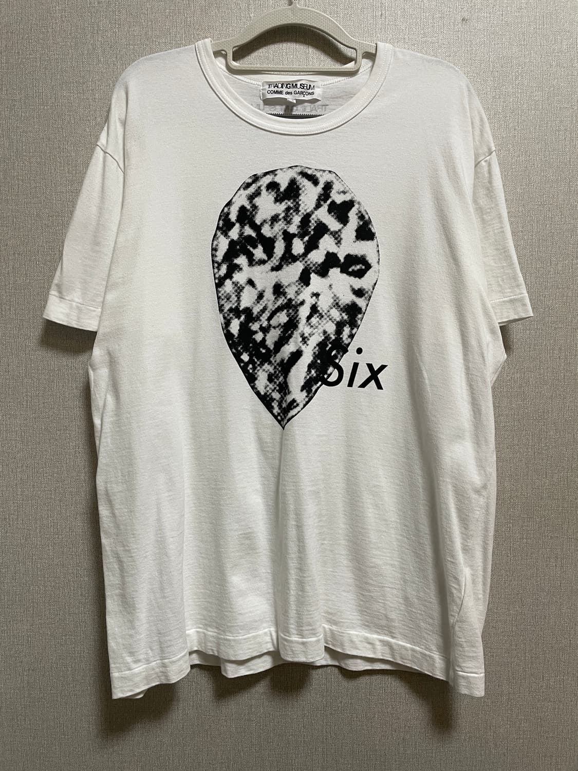 꼼데가르송 트레이딩 뮤지엄 반팔티셔츠 상품이미지1