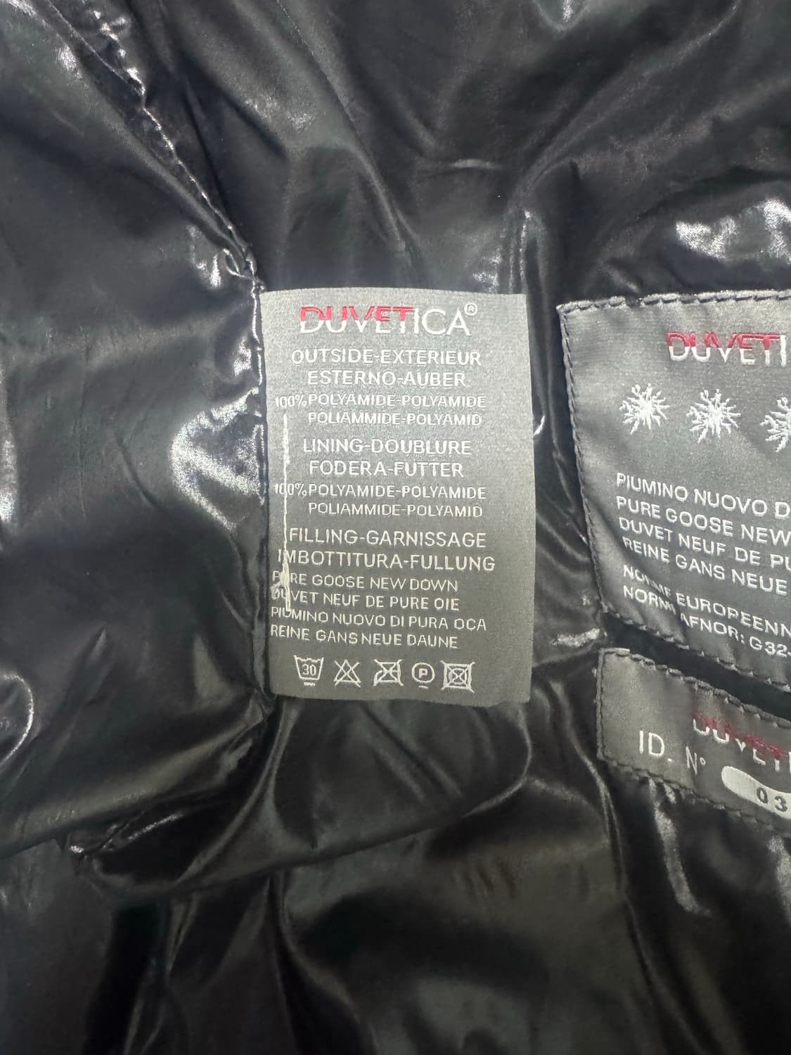 듀베티카 유광패딩 상품이미지3