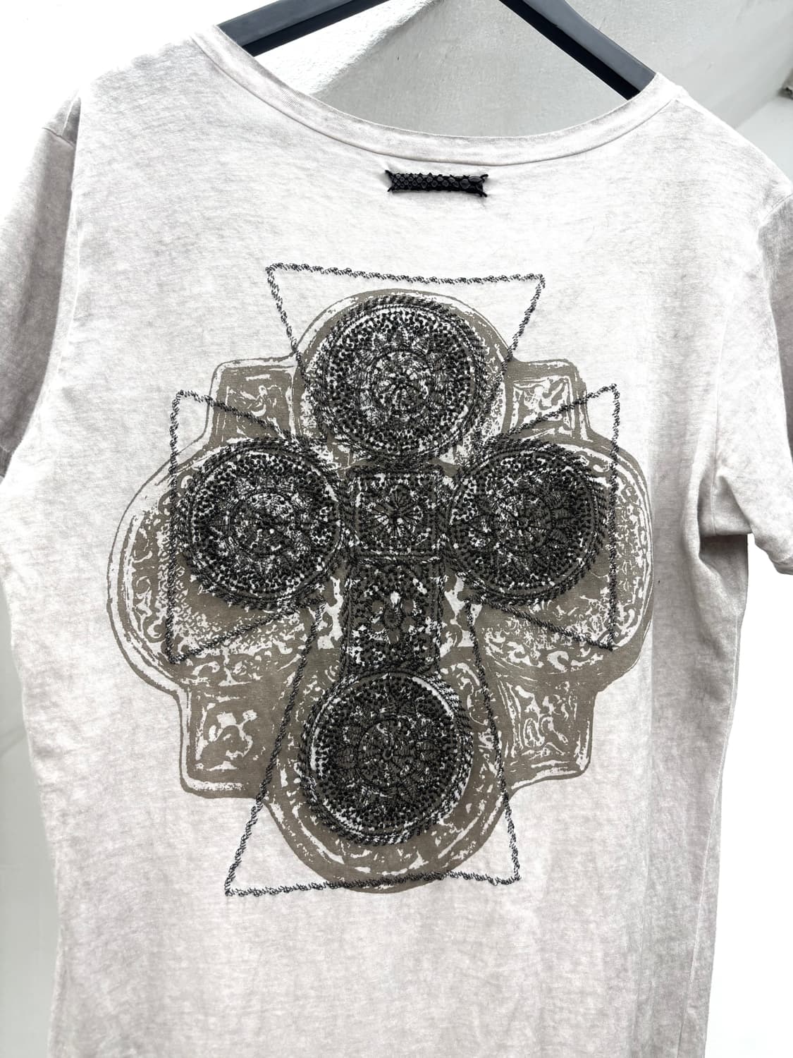 If Six Was Nine Embroidered Tribal Cross 상품이미지5