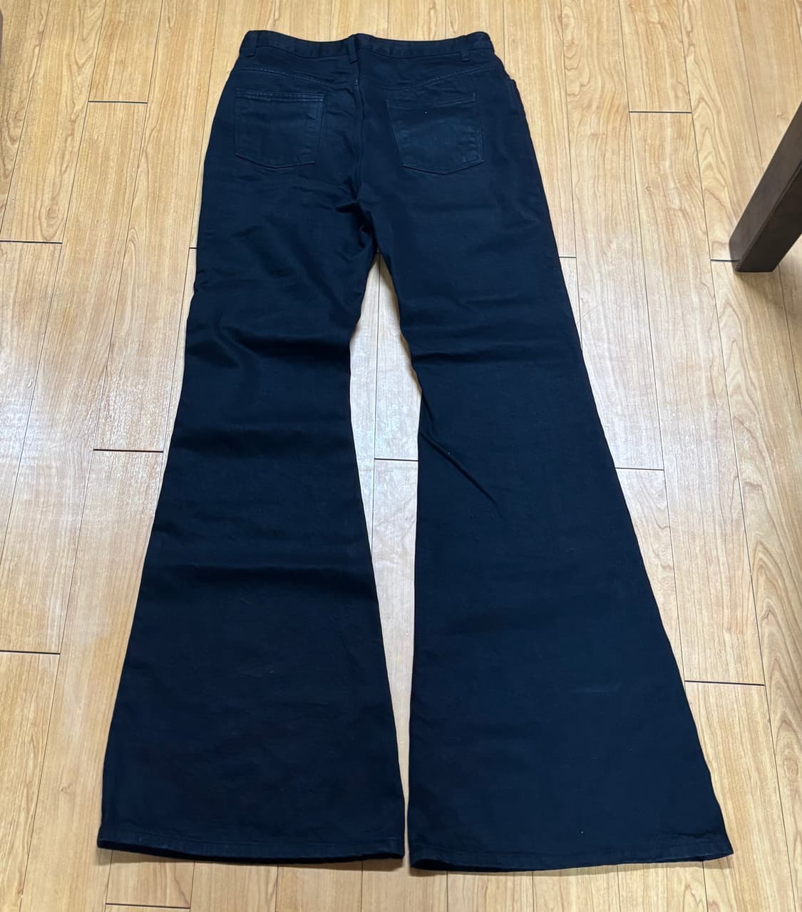 [3] 에모스탠스클럽 레더 패치 플레어진 v2 상품이미지4