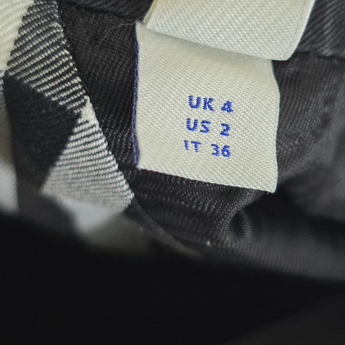 24fw 버버리 여성 체크 카라 트렌치 코트 36사이즈 판매 상품이미지7