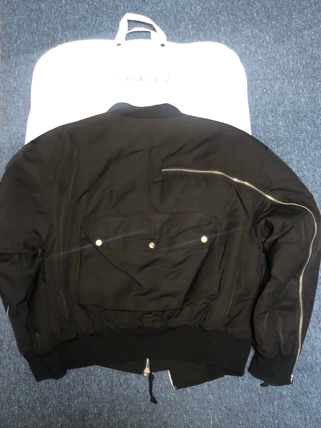 그레일즈 지퍼 봄버 초판 상품이미지2