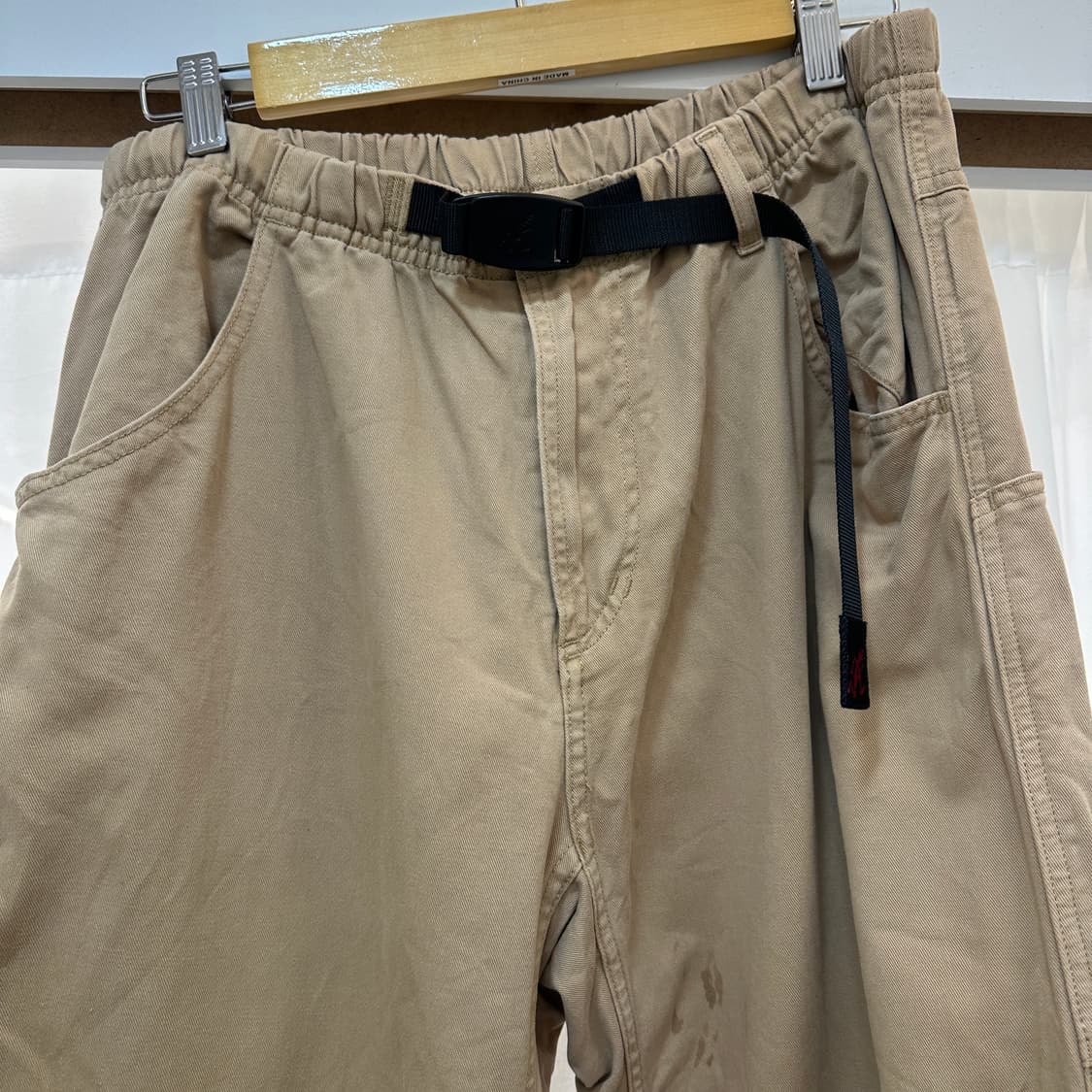 그라미치 베이지 색상의 면바지 L 상품이미지1