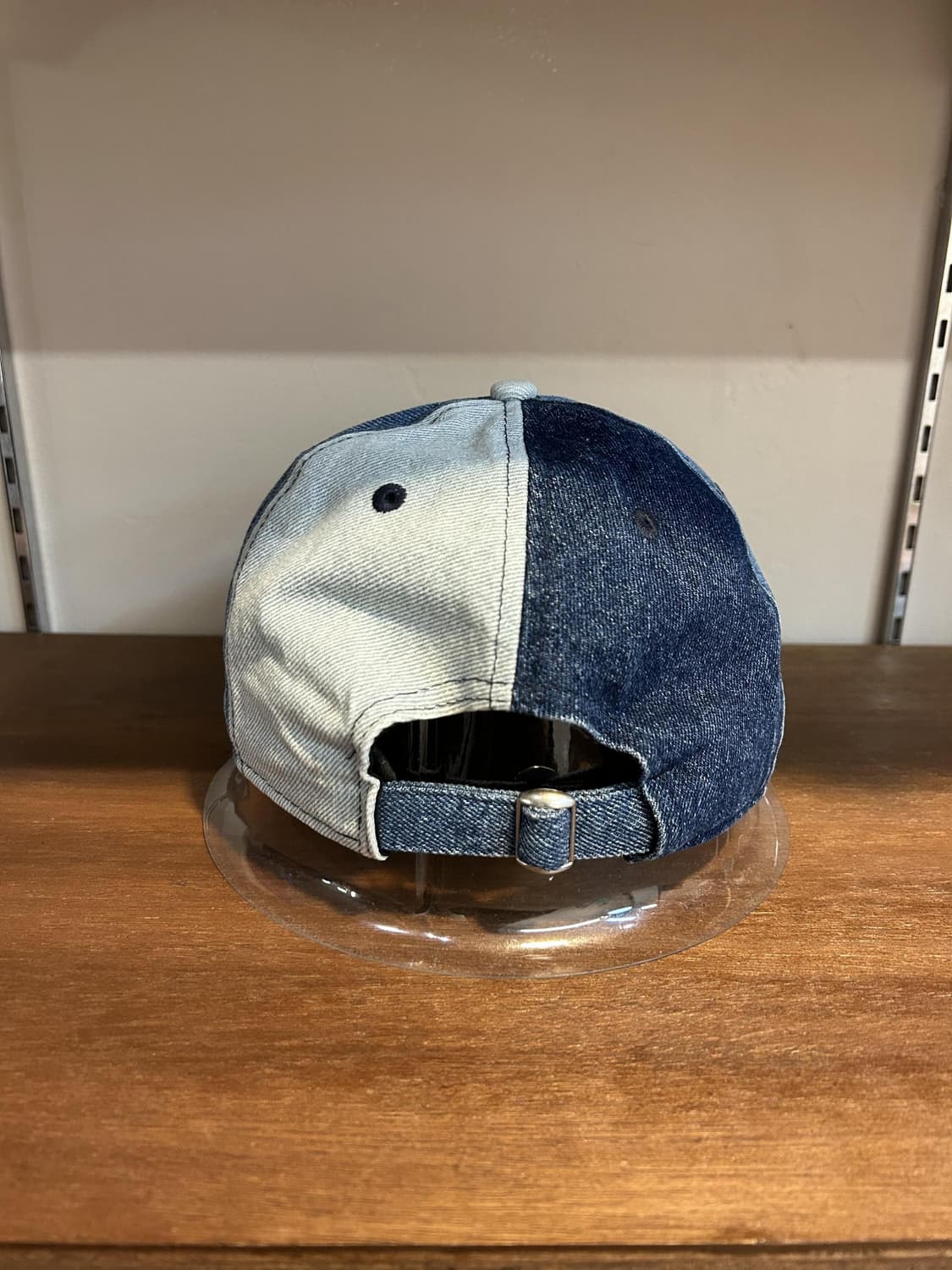 아이앱 스튜디오 × 뉴에라 LA 다저스 투톤 데님 볼캡 상품이미지4