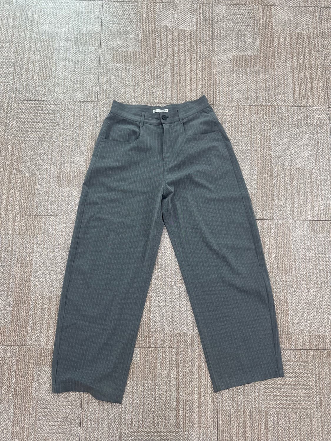 밀로 아카이브 Reflect Stripe Pants Charcoal 상품이미지1