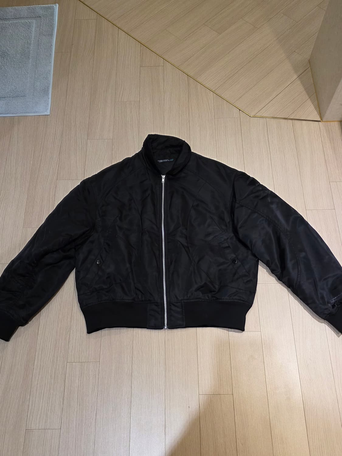 더 인터내셔널 봄버자켓 상품이미지1