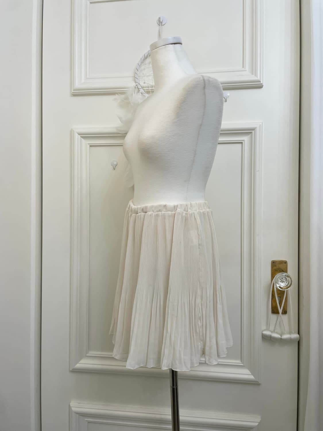 OZOC ivory slim pleats banding mini skir 상품이미지2