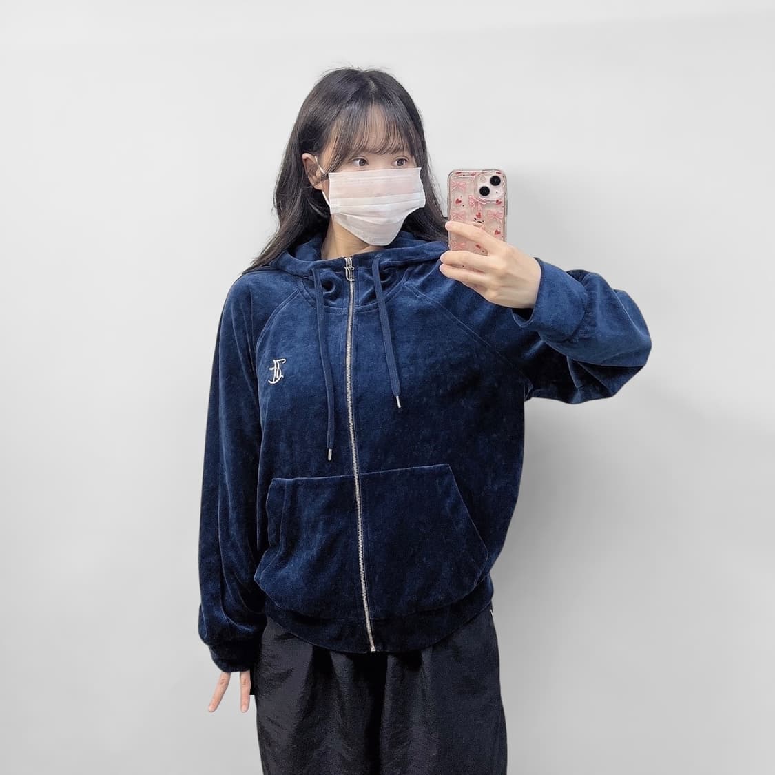 쥬시꾸띄르 큐빅 벨루어 후드집업 네이비 상품이미지1