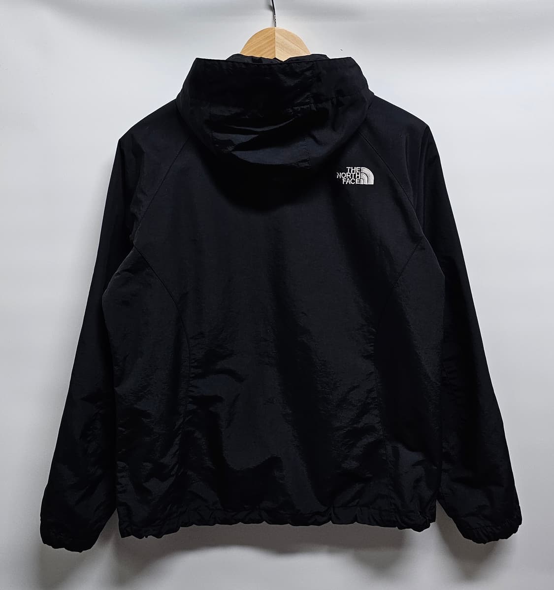 노스페이스 여성 바람막이 후드점퍼 L 상품이미지2