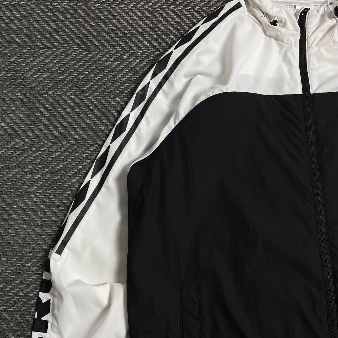 엄브로 멀티로고 빅로고 트랙 우븐 바람막이o 3994 상품이미지3