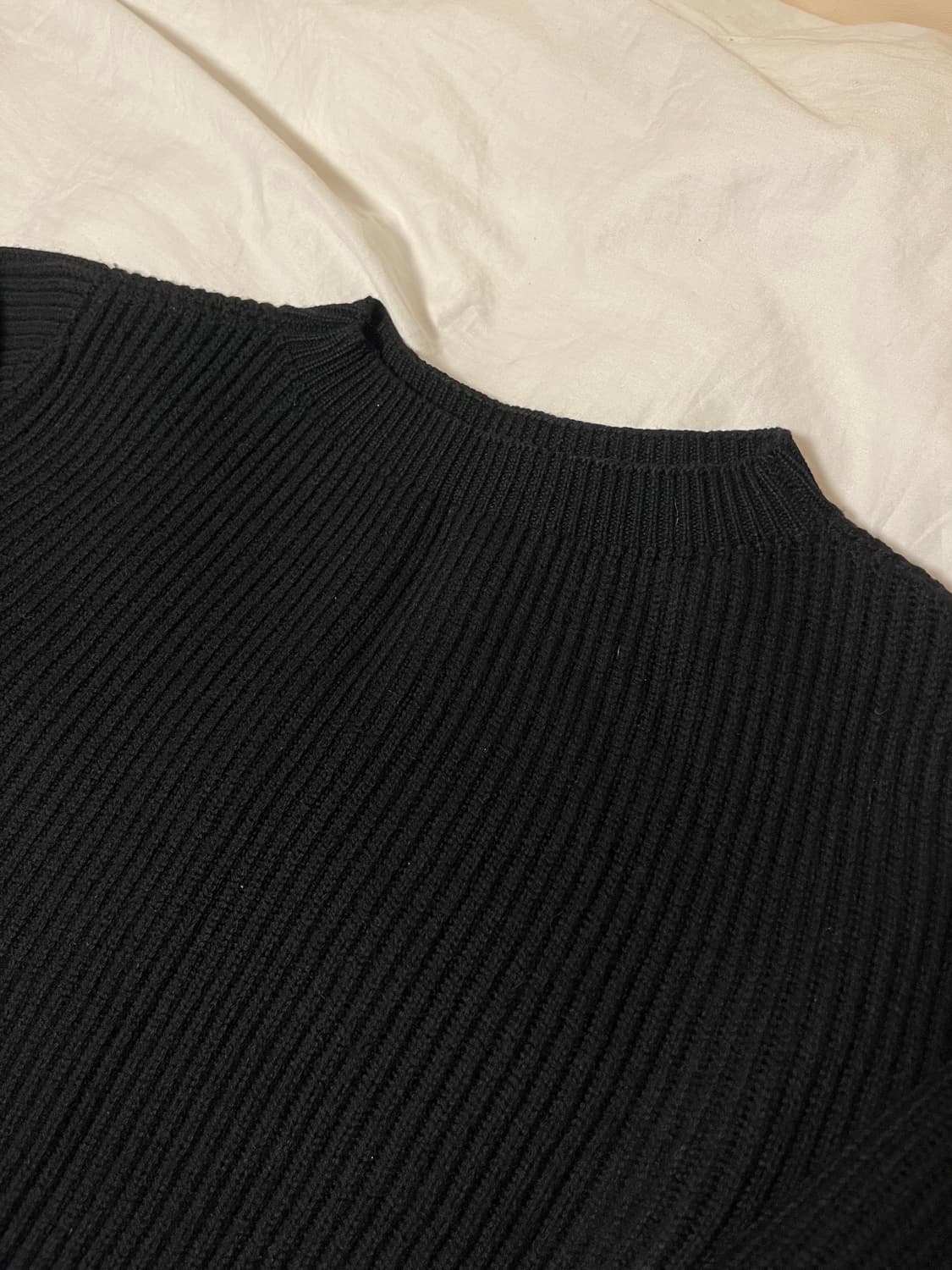 윌리엄 로키 메리노 크루넥 스웨터 블랙 상품이미지1