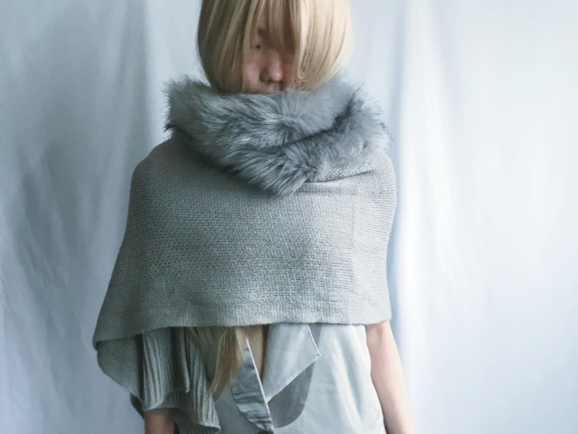 Sliver knit fur wide multi shawl 상품이미지3