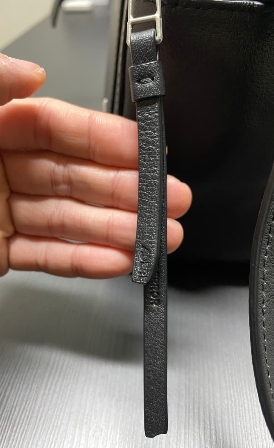 아더에러 Tetraight bag product. 105 상품이미지5