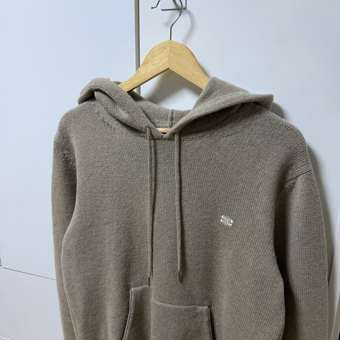 A / M 셀린느 트리오페 울 캐시미어 니트 후드티 베이지 상품이미지2