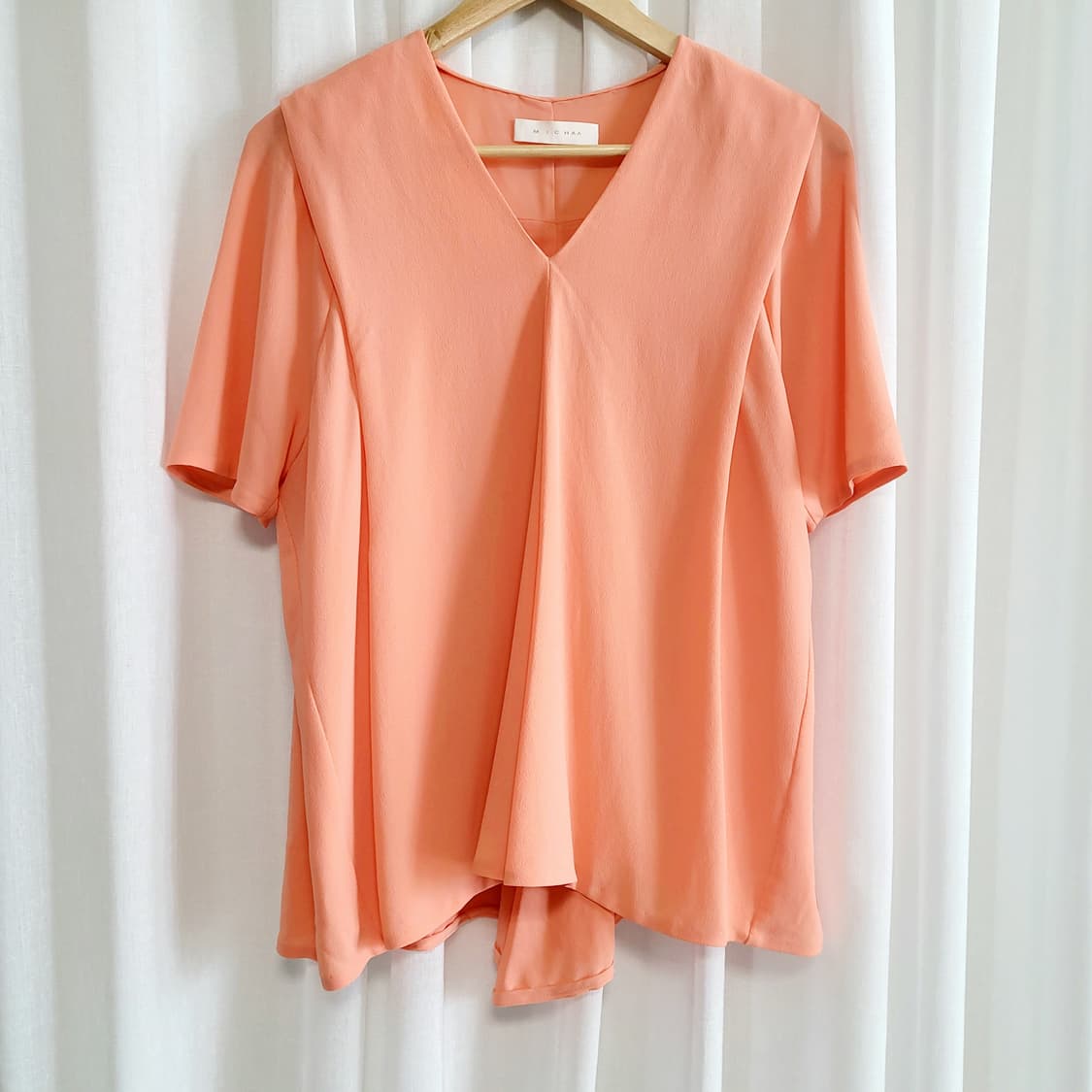 미샤 MICHAA 센터프릴 연코랄 숏슬리브 블라우스 (55) 상태최상 상품이미지1