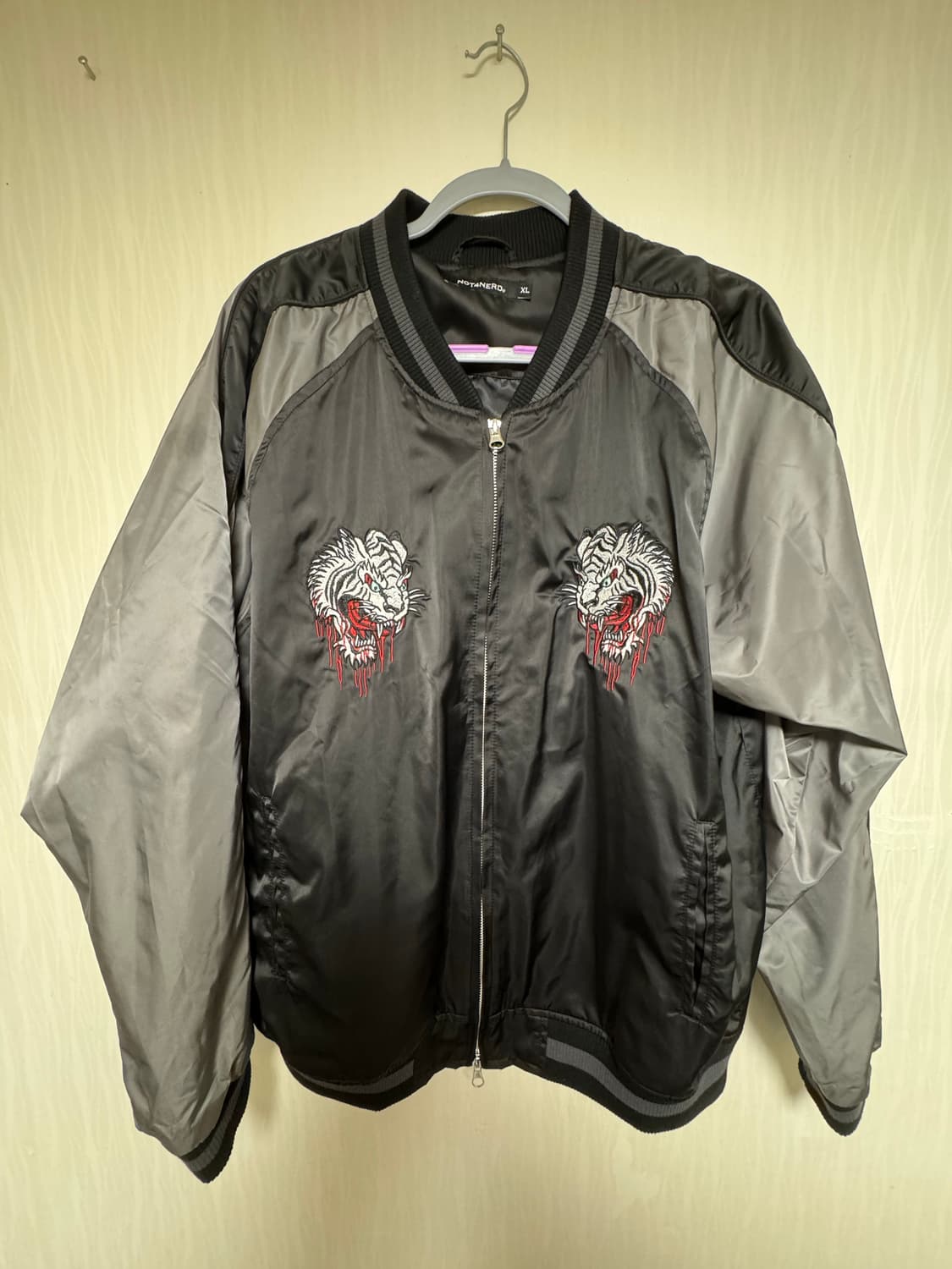 낫포너드 타이거 스카쟌 블랙 XL 판매해요!! 상품이미지1