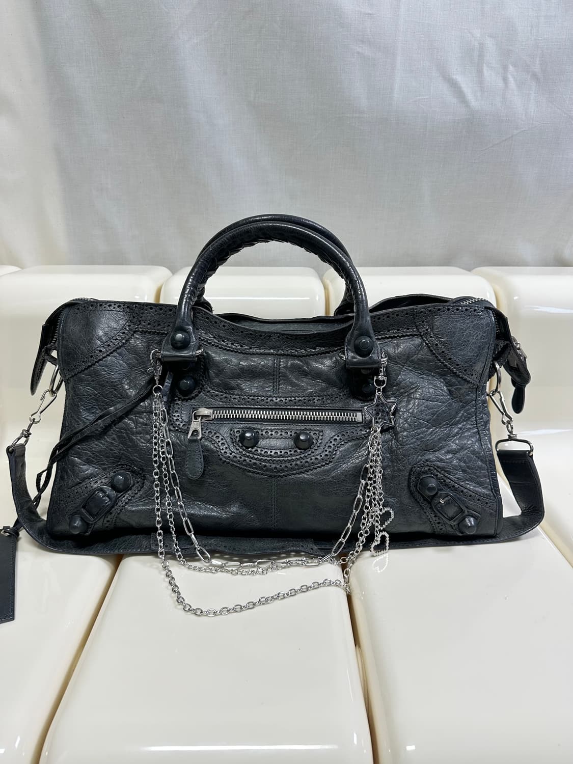 [A 정품] 발렌시아가 시티 모터백 파트타임 다크그레이 상품이미지3