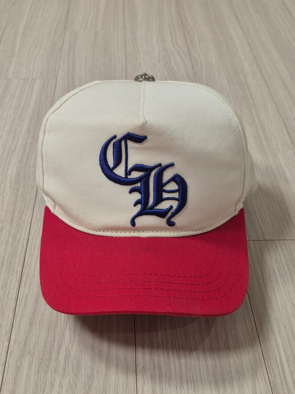 크롬하츠 CH자수 5패널 캡 (레드×아이보리) 상품이미지1