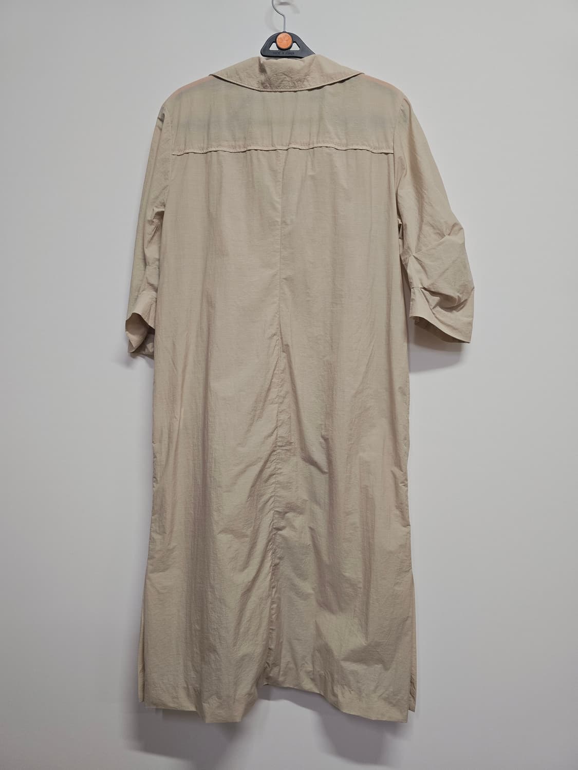 데코 베이지 7부 롱 셔츠형 원피스 상품이미지5