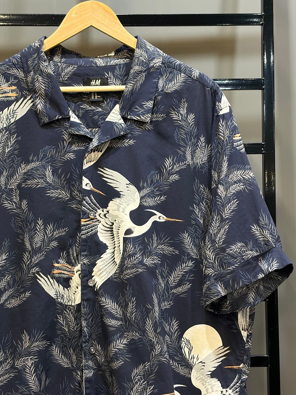 [XL] H&M 학 프린트 오픈카라 반팔 셔츠 네이비 하와이안셔츠 4.9 상품이미지3