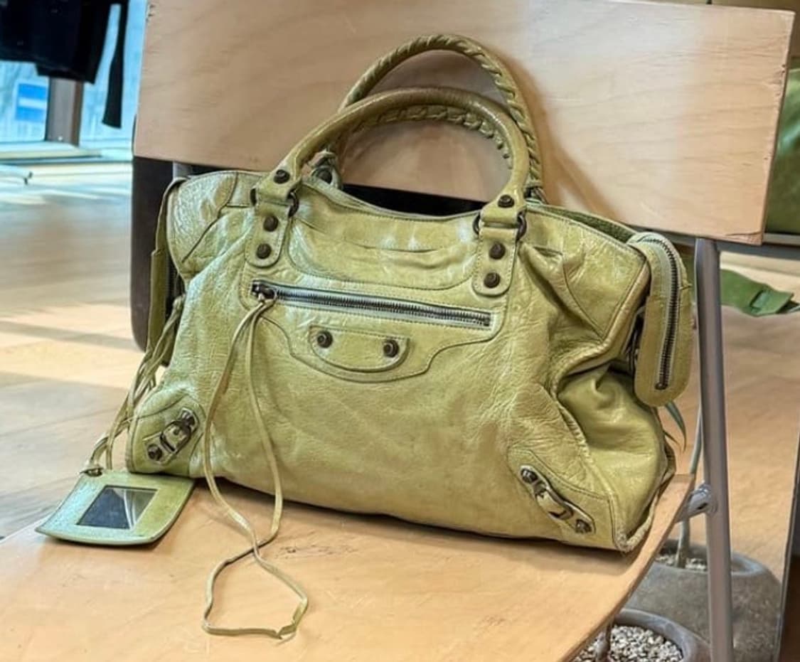 발렌시아가 모터백 올리브 ( 그린 ) 색상 구합니다 ㅠㅠㅠ 상품이미지2