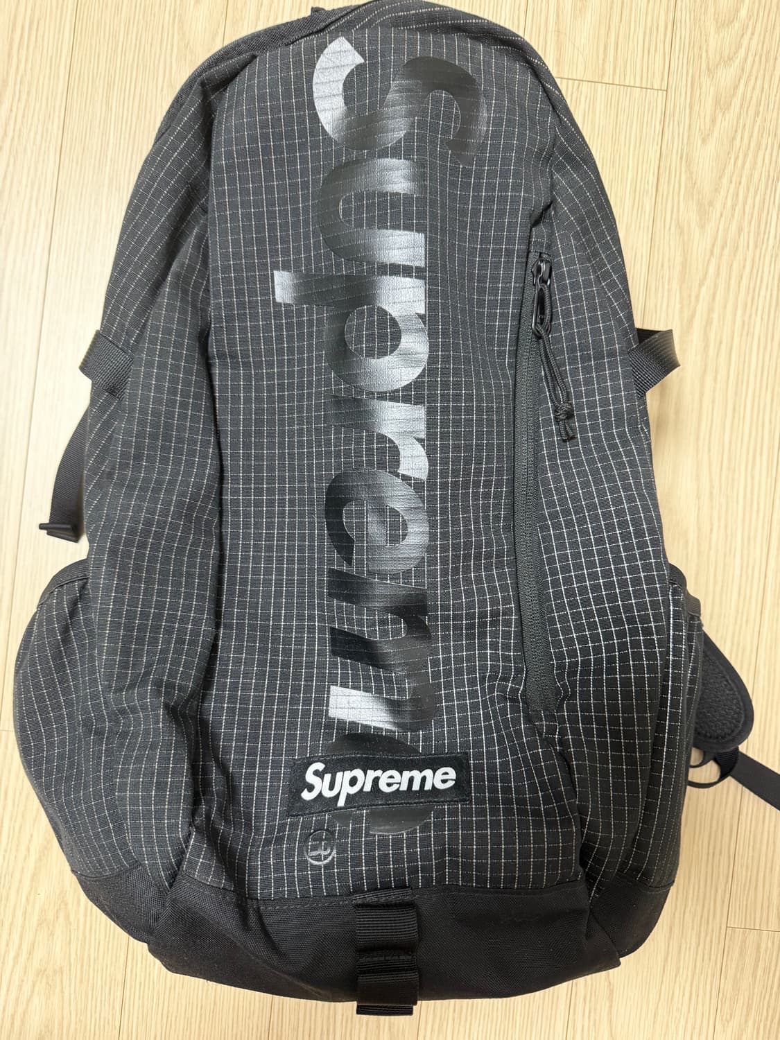 슈프림 백팩 블랙 - 24SS 상품이미지2
