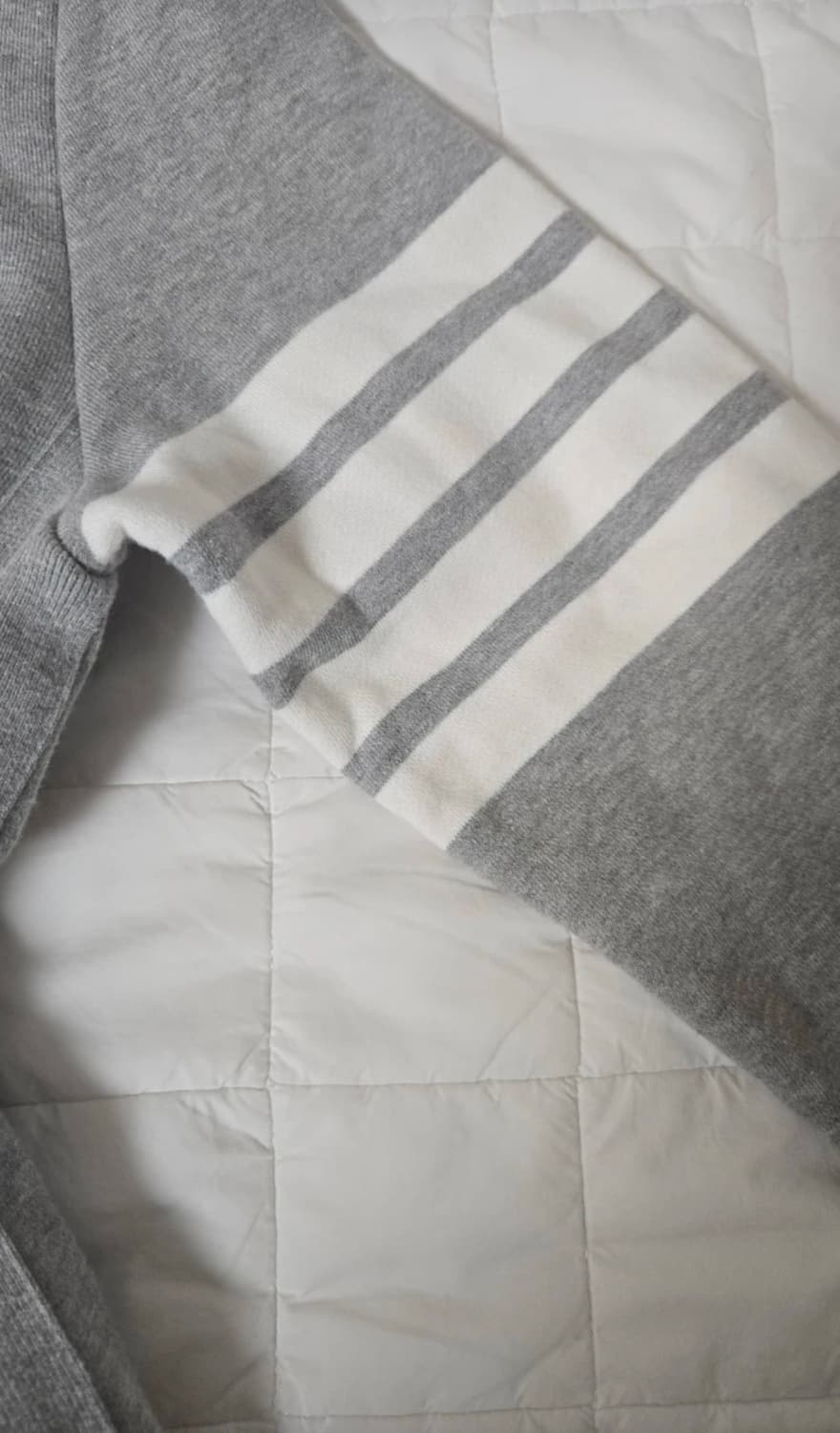 톰브라운 맨투맨 2사이즈 급처합니다 상품이미지4