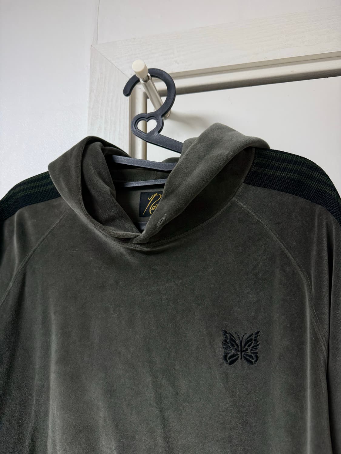 니들스 벨루어 후드 카키 XS 상품이미지2