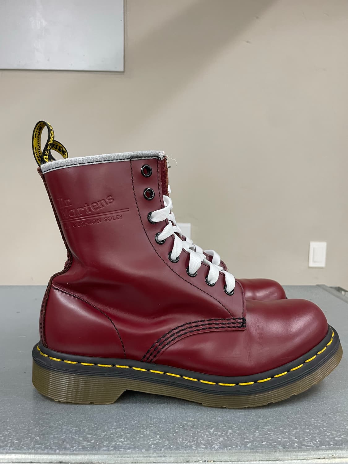 닥터마틴 1490 10홀 체리레드 UK5 상품이미지4