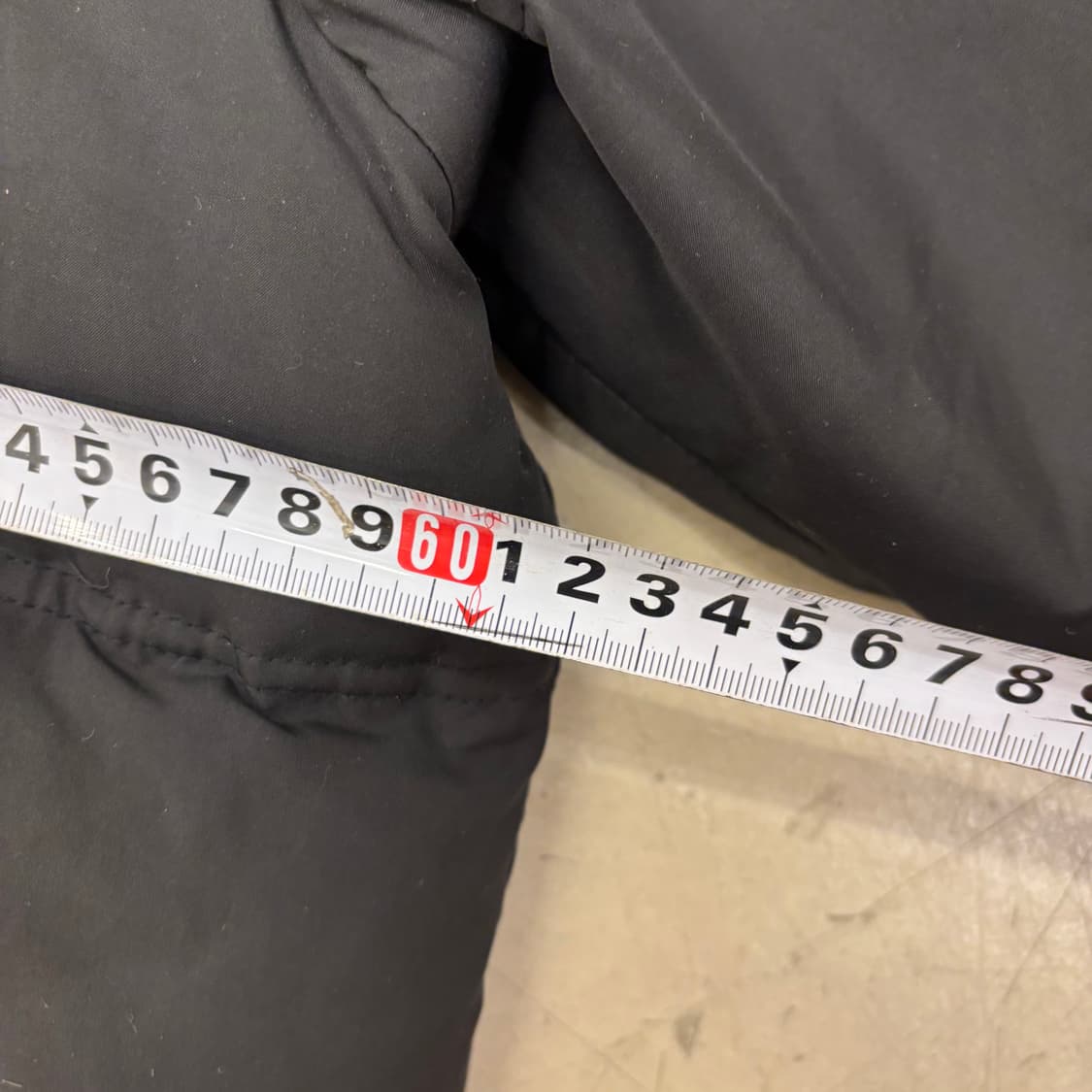 아디다스 사파리 블랙 덕다운 패딩 상품이미지5