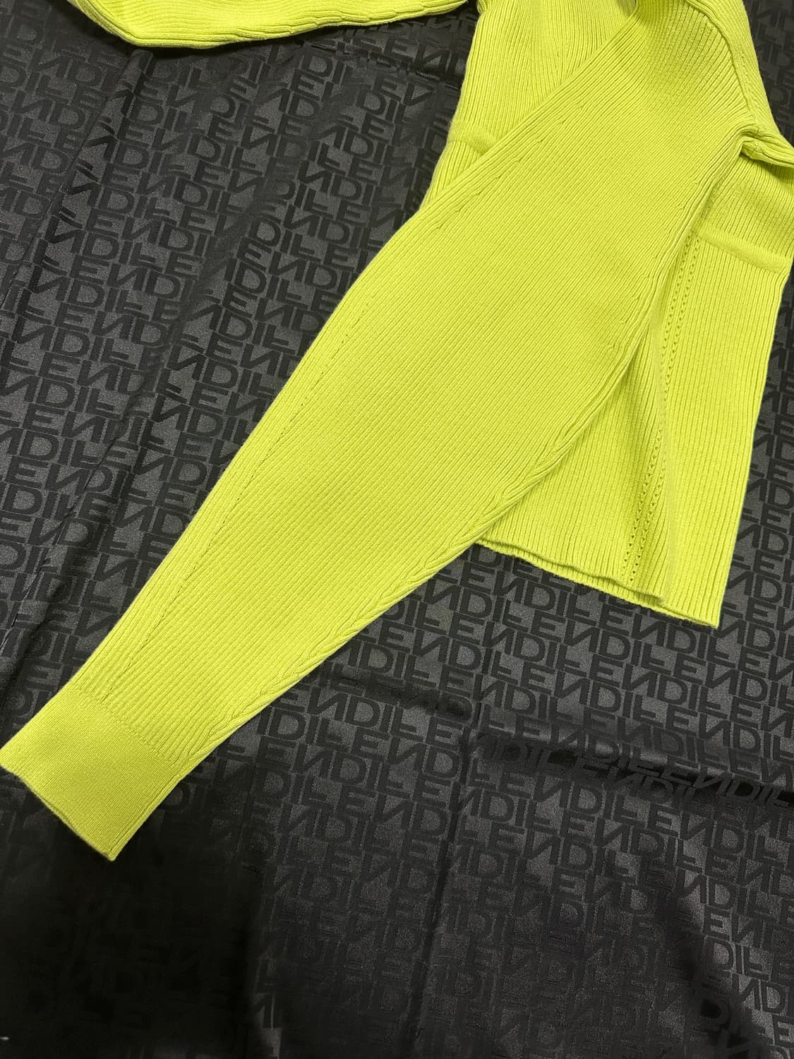 8 BY YOOX 골지 벌룬 브이넥 니트 상품이미지4