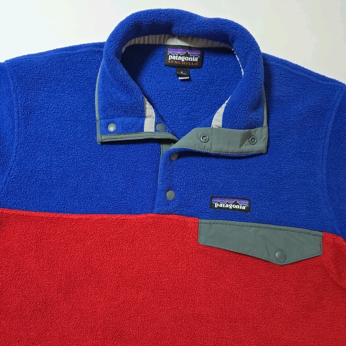 22FW 파타고니아 신칠라 스냅-T 플리스 로얄 블루/레드/그레이 상품이미지3