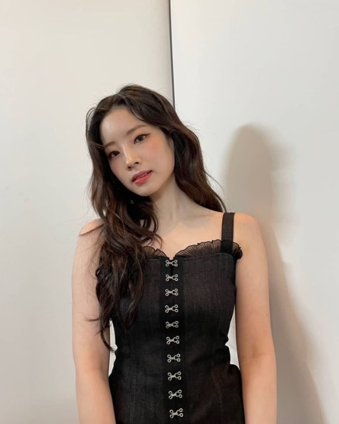 페인오어플레져 흑청 원피스 (트와이스 다현 착용) 상품이미지1