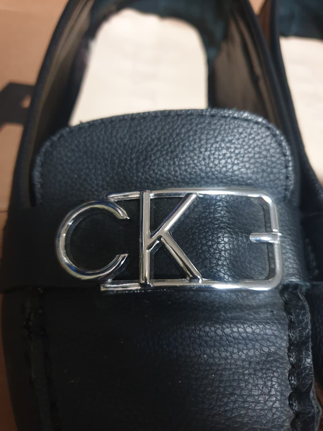 (희귀매물) 캘빈클라인 은장 CK로고 레더 보트 플랫슈즈 블랙 (245) 상품이미지4