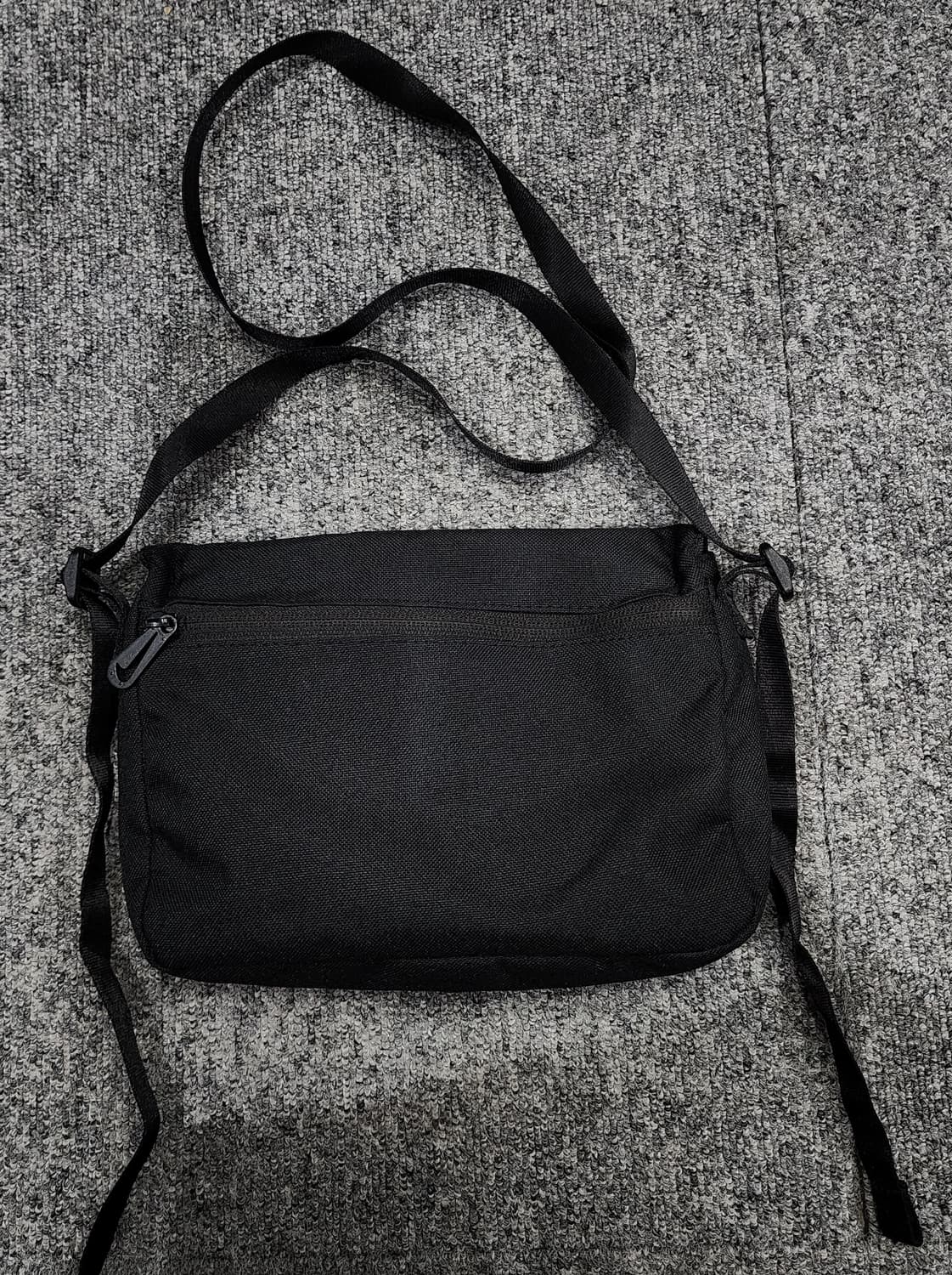 나이키 퓨추라 크로스백 미니백 가방 상품이미지2