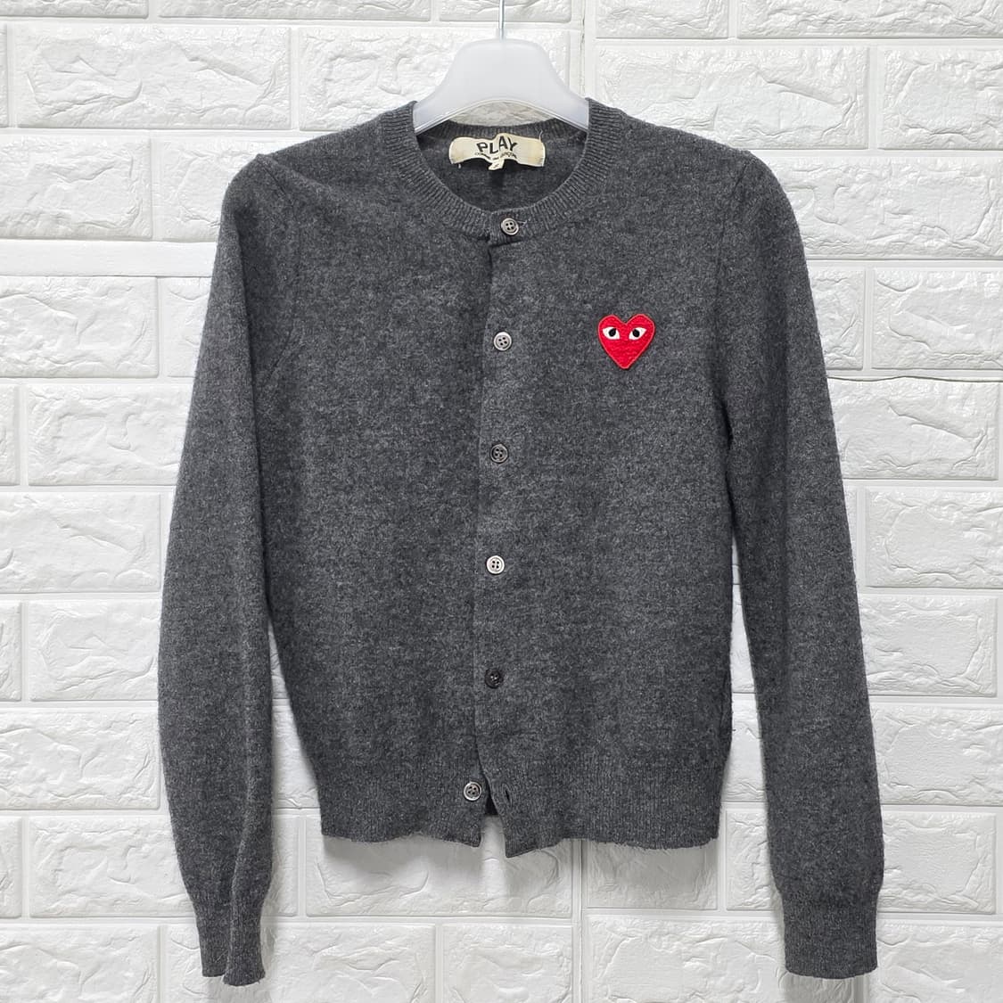 택포_ 꼼데가르송 PLAY 회색 가디건 S 상품이미지1