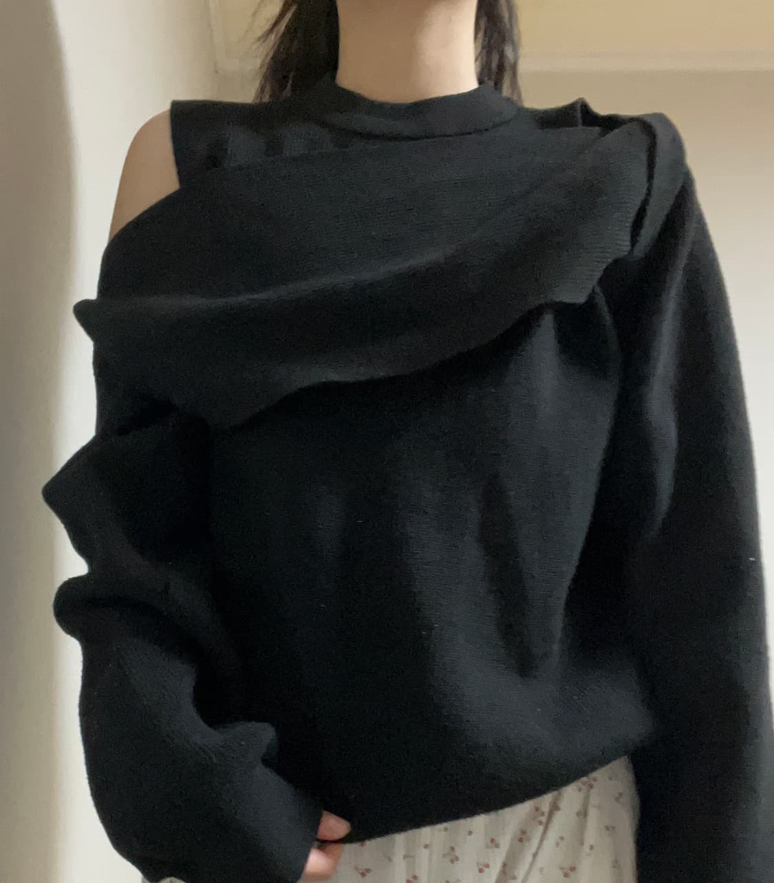 knit off shoulder 드레이프 니트 오프숄더 상품이미지2