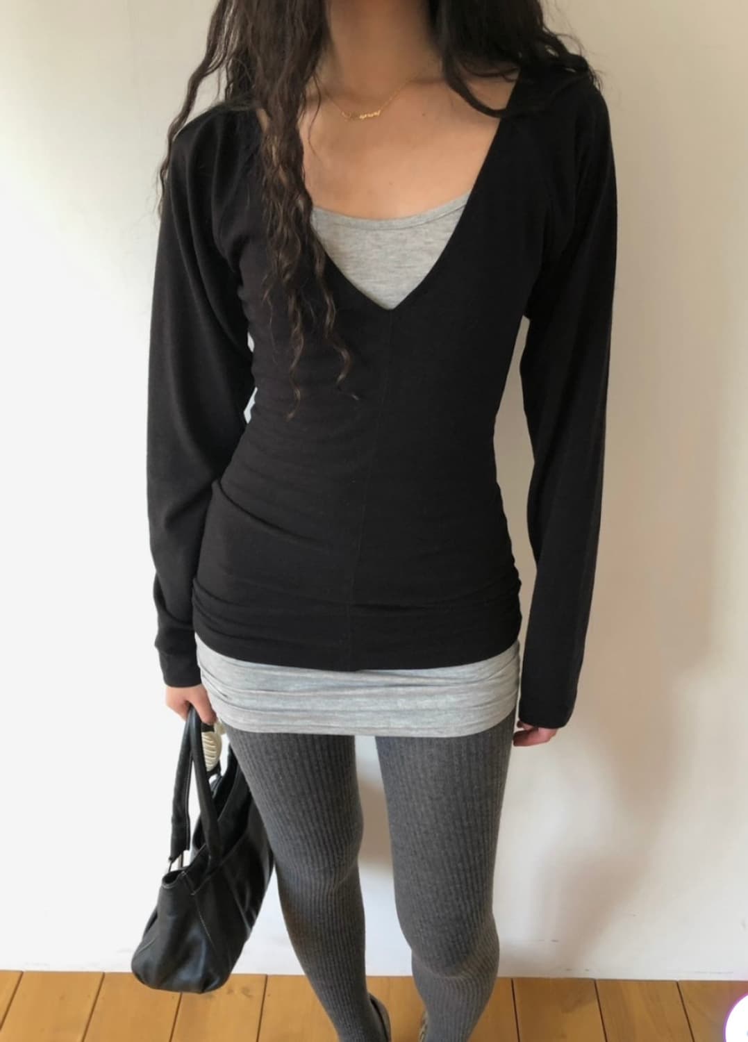 띵즈앤스터프 데비 슬리브 탑 블랙 상품이미지1