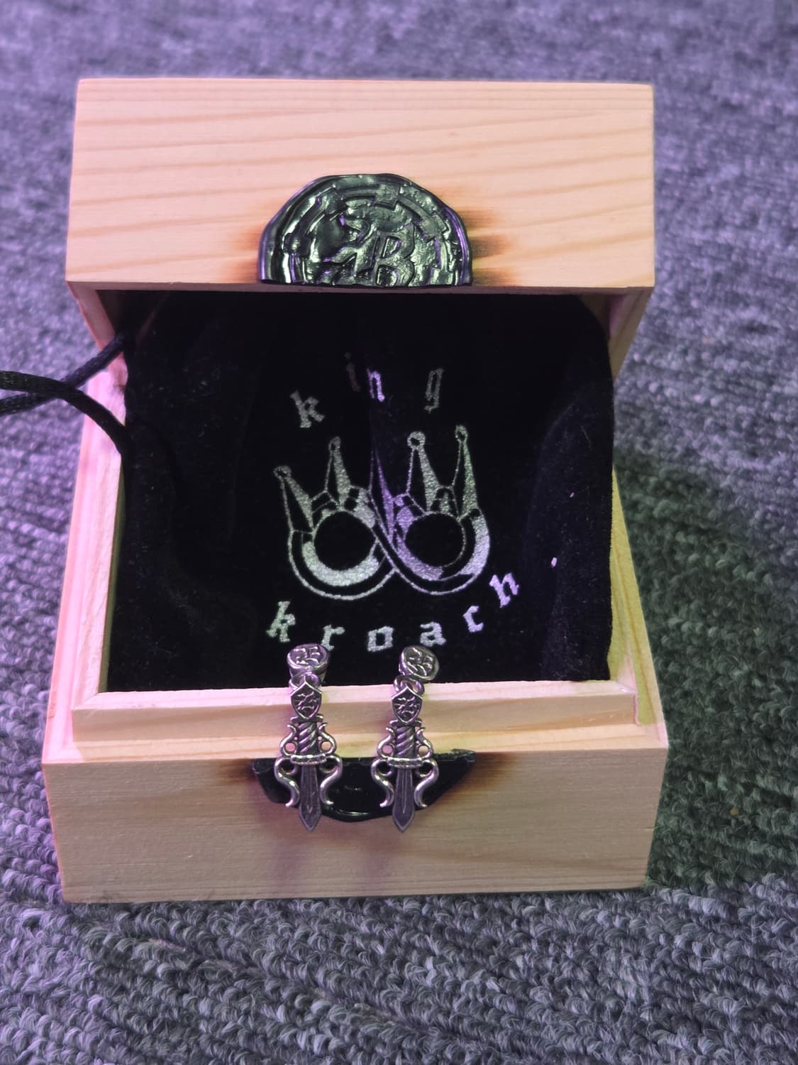 킹크로치 로얄 대거 이어링 은 귀걸이 상품이미지3