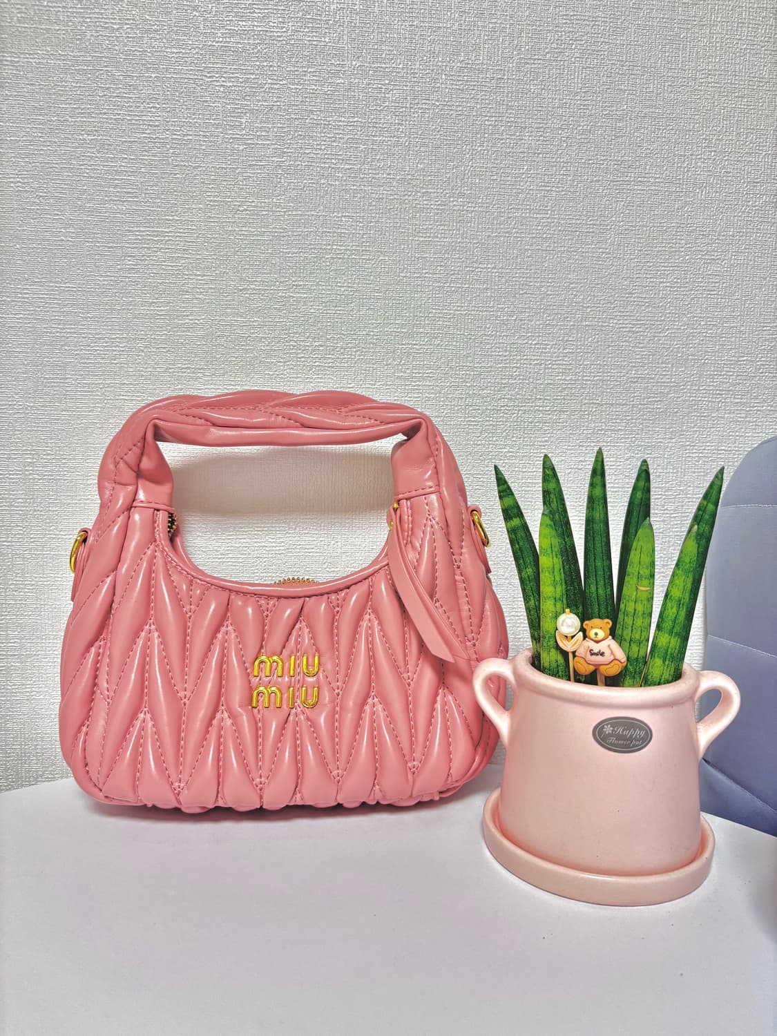 미우미우 핑크 마테라쎄 숄더백 상품이미지1