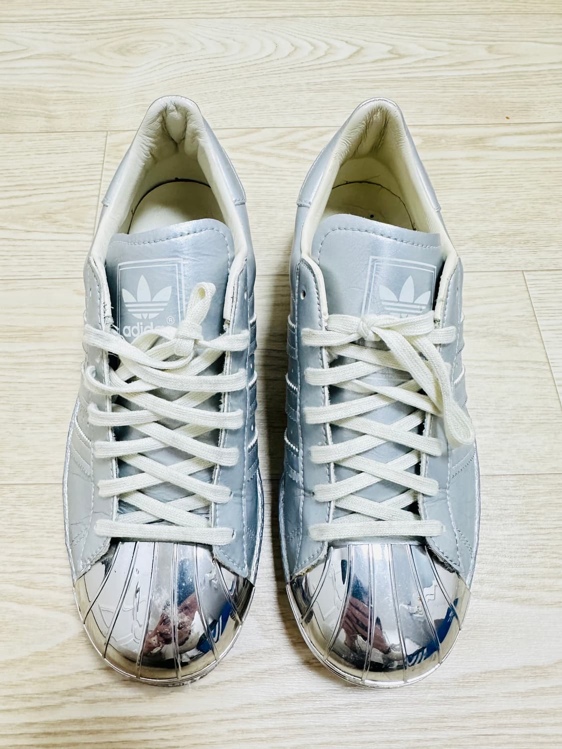 슈퍼스타 80s 메탈토 실버 팝니다 상품이미지3