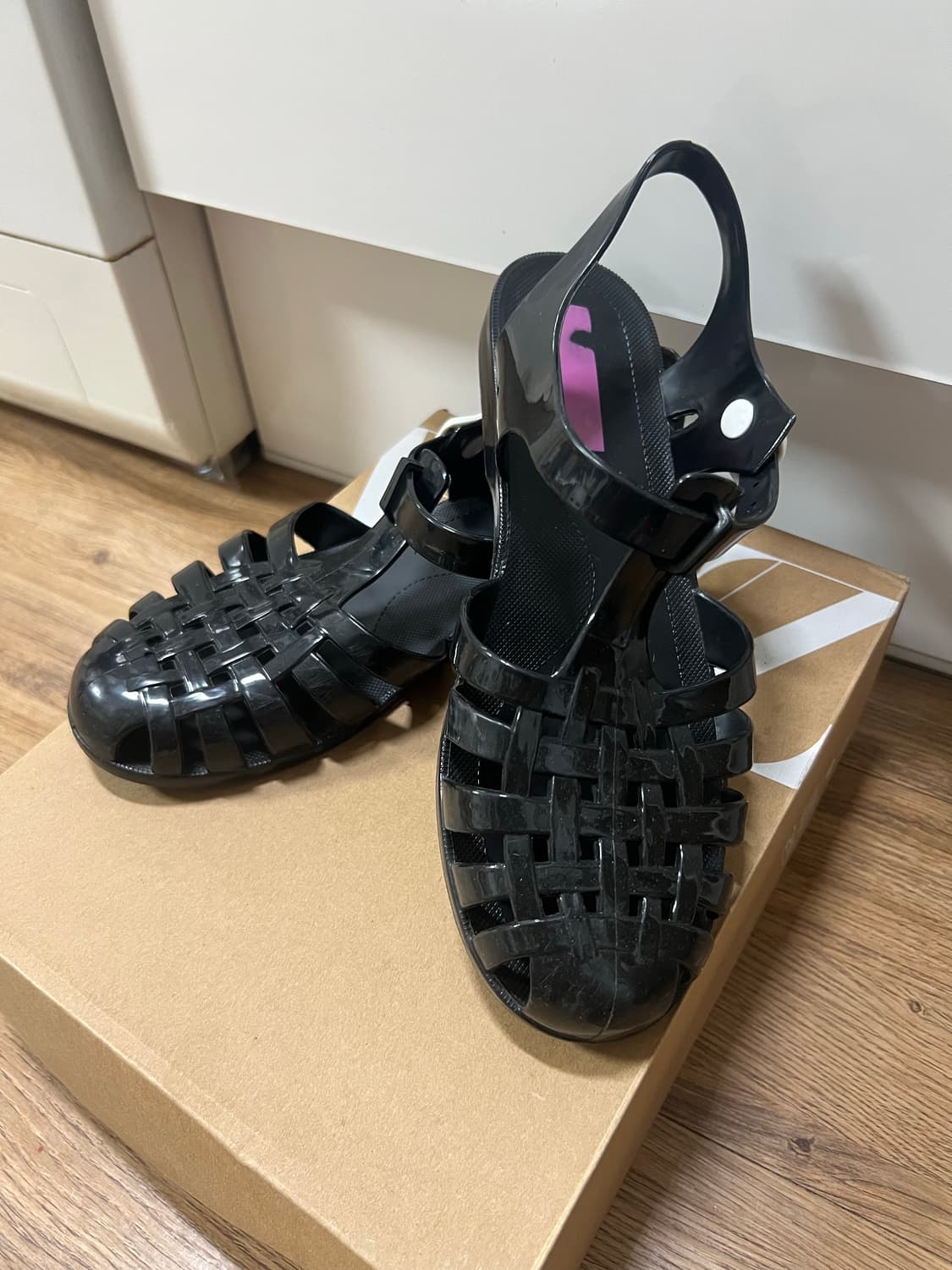 블랙 젤리 샌들 245 상품이미지1