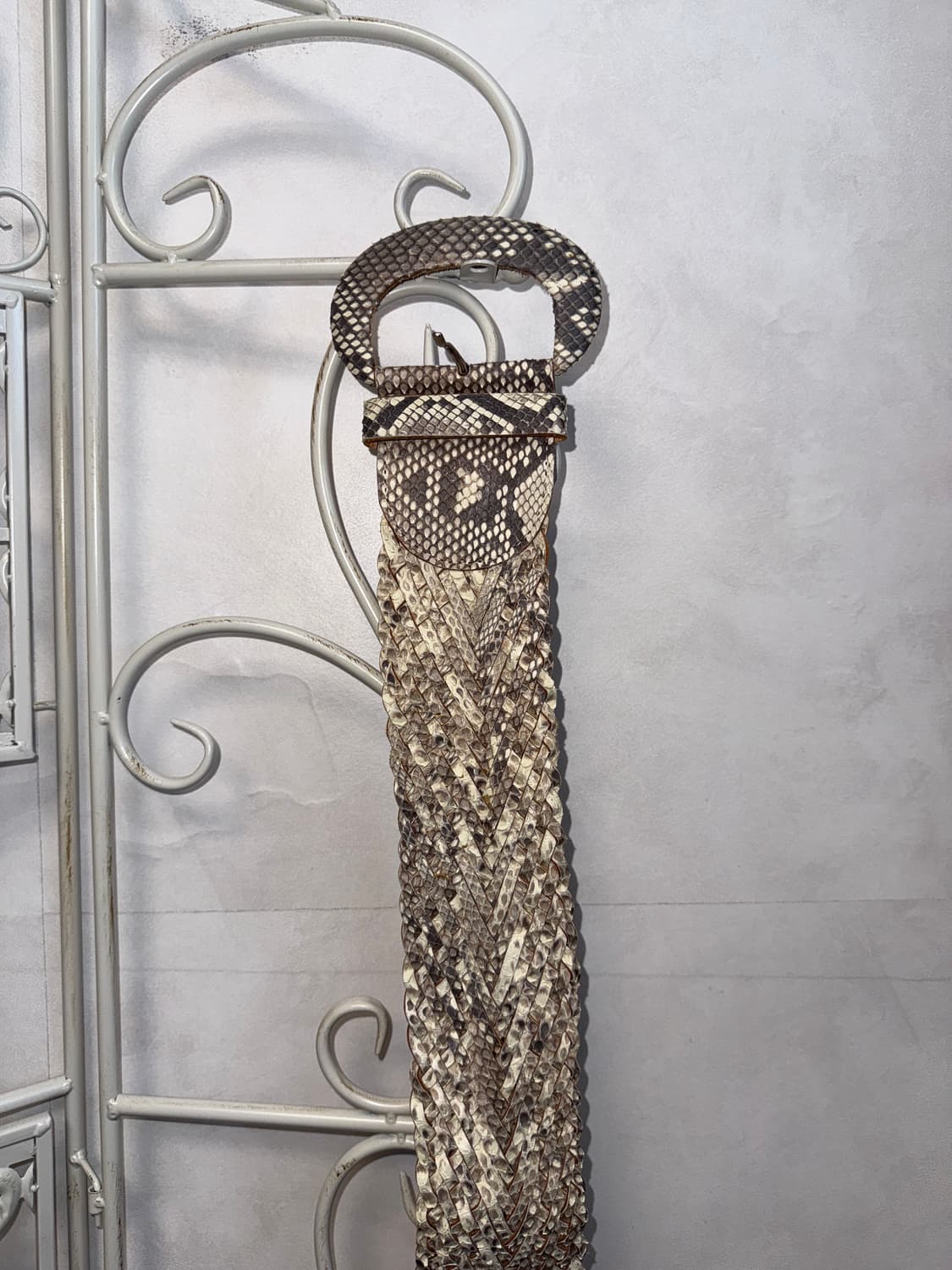 White gray python buckle belt 상품이미지4