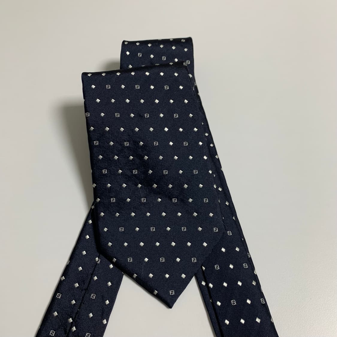 펜디(FENDI) FF모노그램 명품넥타이 신형라벨 진남색컬러 8.9cm 상품이미지9