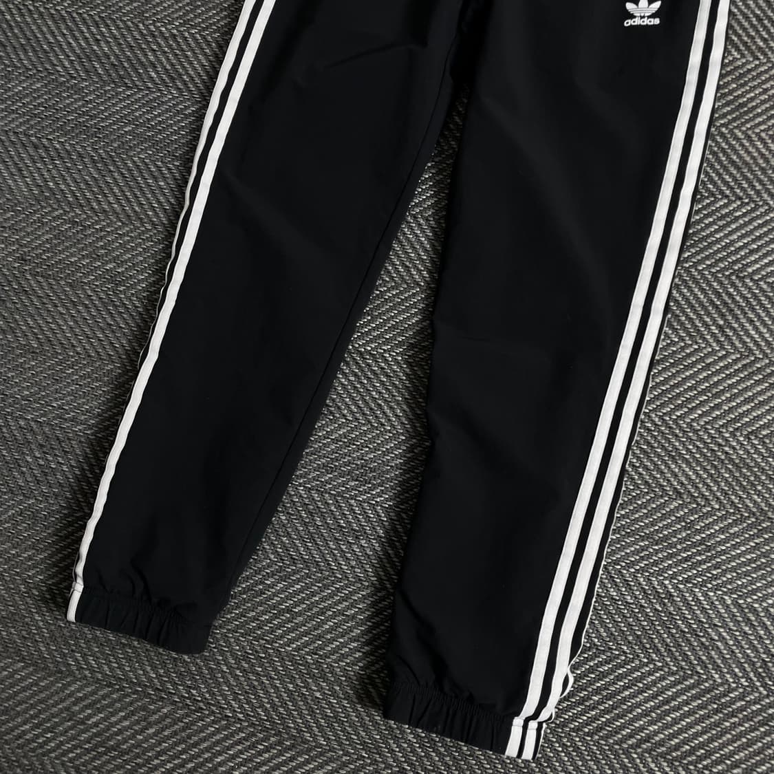아디다스 신형 와이드핏 우븐 트랙팬츠o 3360 상품이미지2