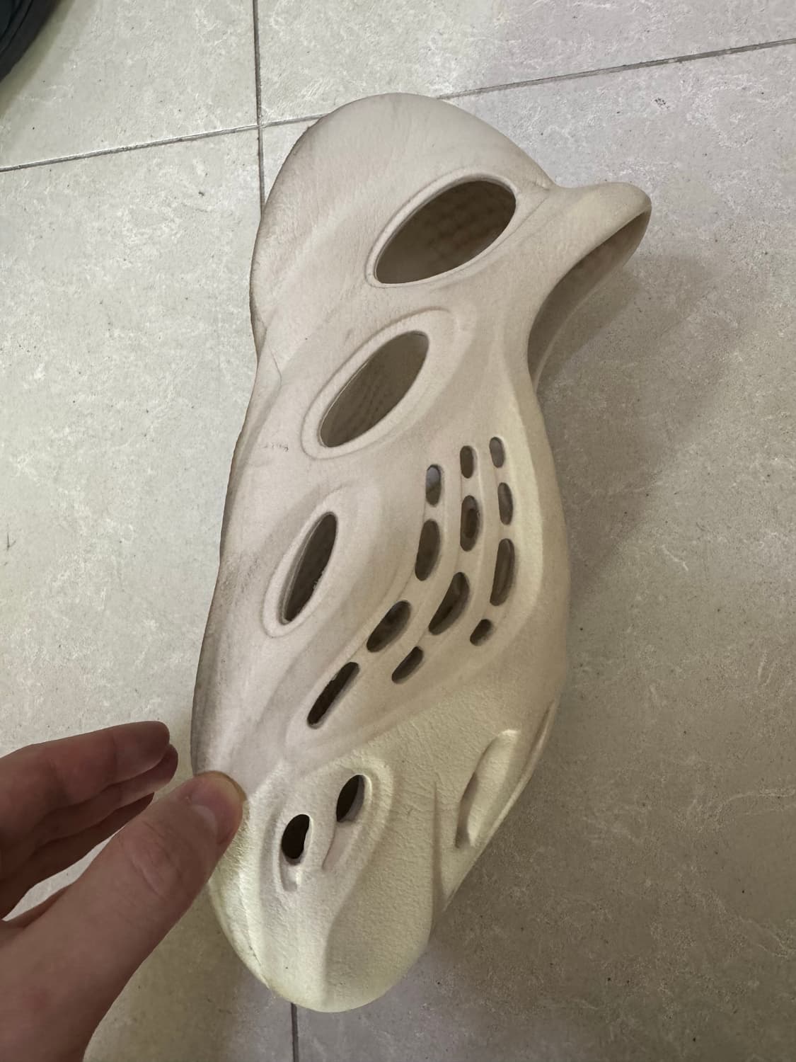 아디다스 이지 폼 러너 샌드 상품이미지4