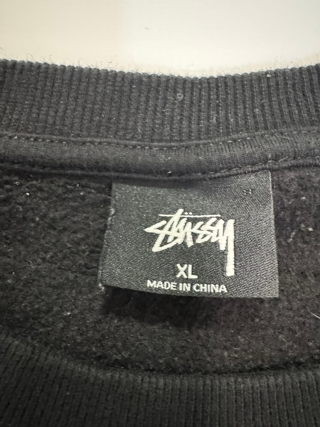 스투시 서울 검정 맨투맨(XL 사이즈) 상품이미지3