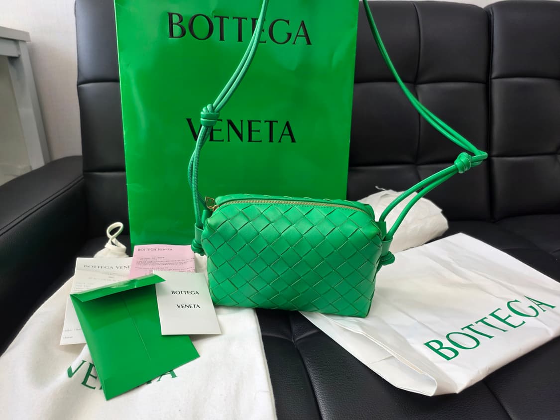 보테가베네타 미니 루프 카메라백 그린 상품이미지2